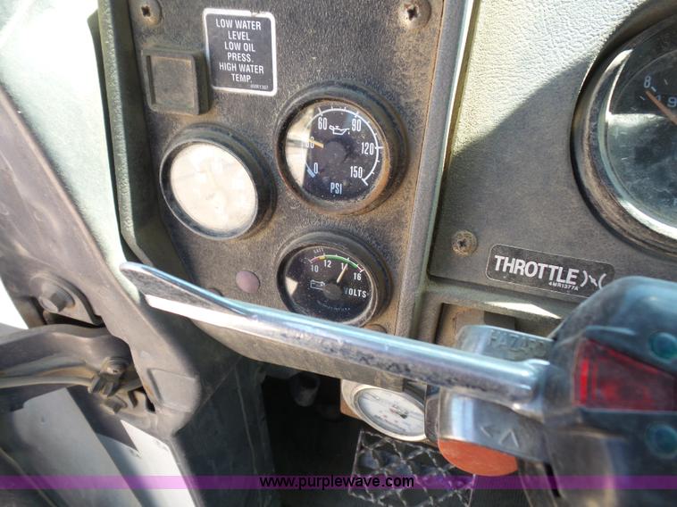 image for item L4890 1995 Mack RD690S mixer truck