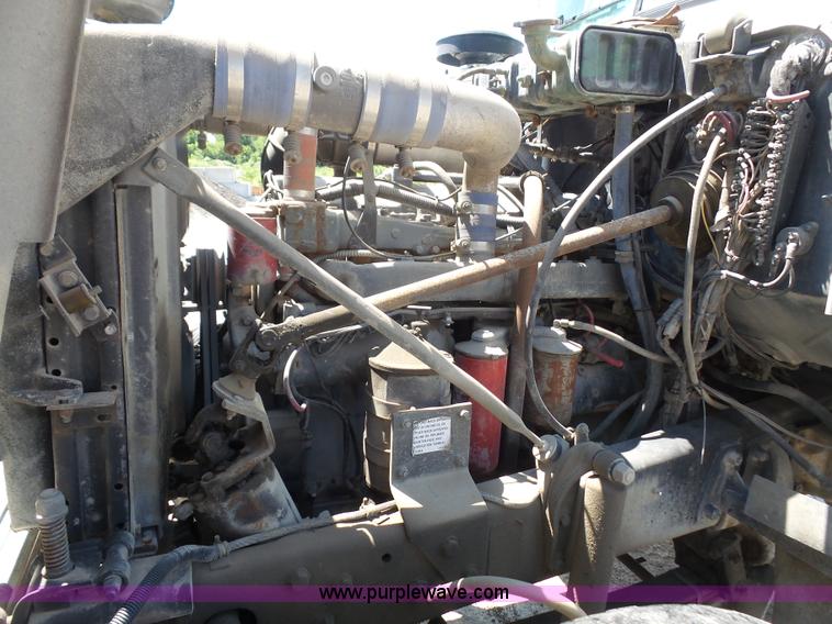 image for item L4890 1995 Mack RD690S mixer truck