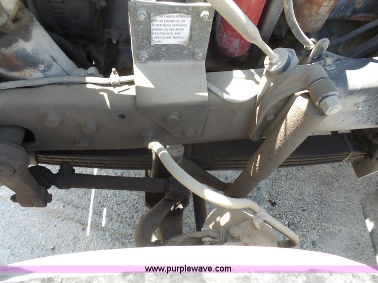 image for item L4890 1995 Mack RD690S mixer truck