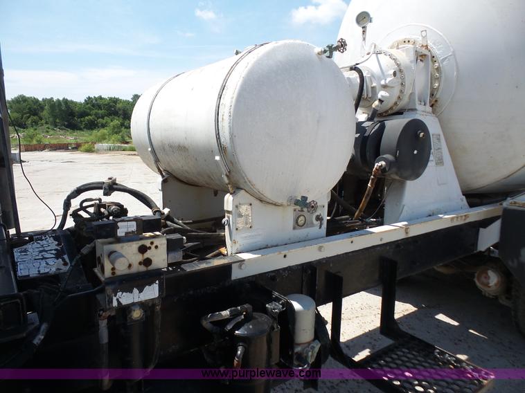 image for item L4890 1995 Mack RD690S mixer truck