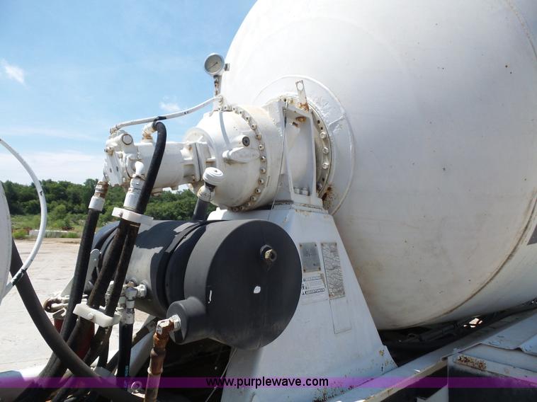 image for item L4890 1995 Mack RD690S mixer truck