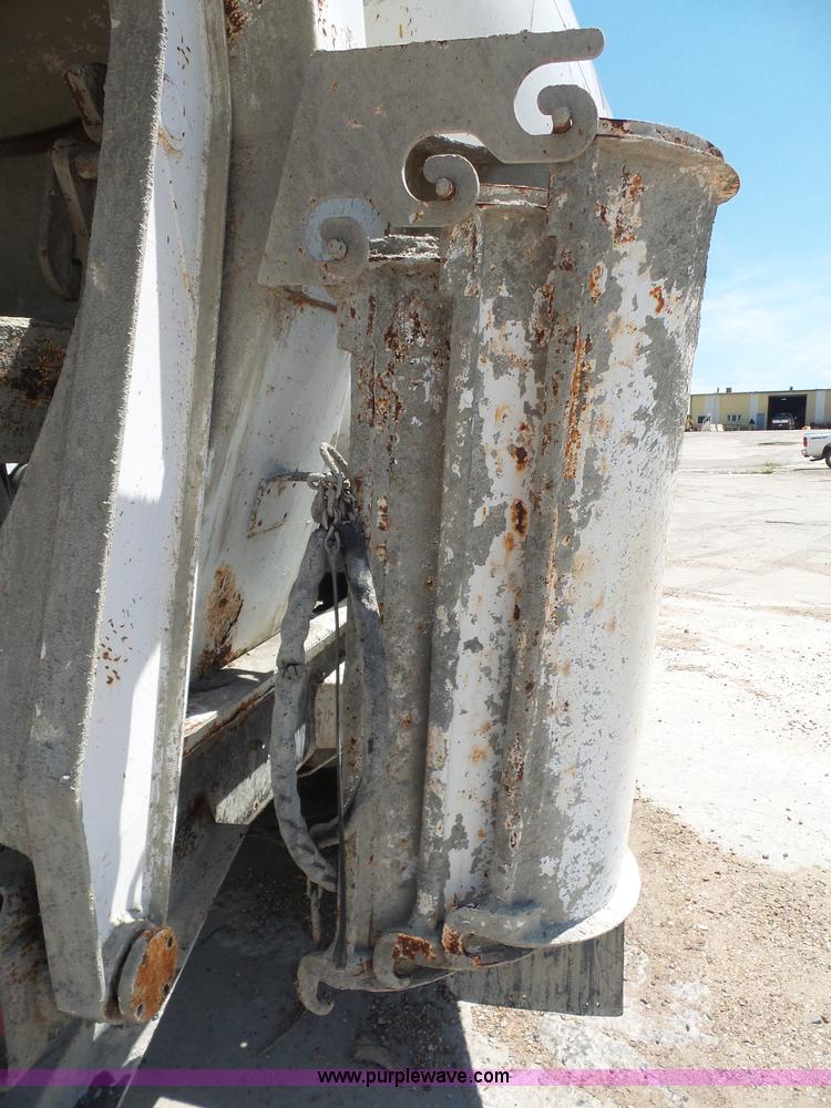 image for item L4890 1995 Mack RD690S mixer truck