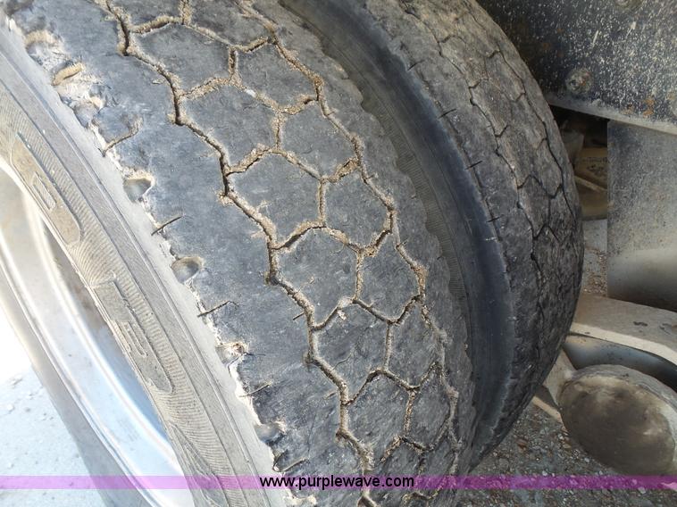 image for item L4890 1995 Mack RD690S mixer truck