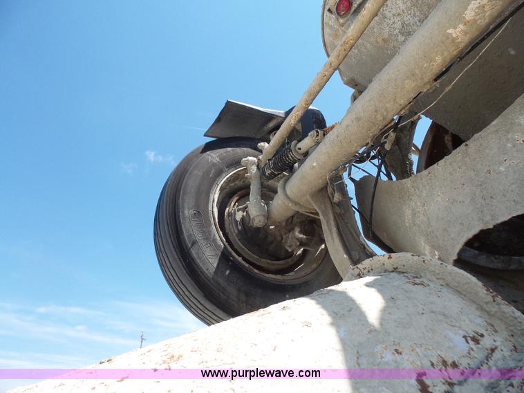 image for item L4890 1995 Mack RD690S mixer truck