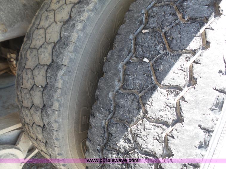 image for item L4890 1995 Mack RD690S mixer truck