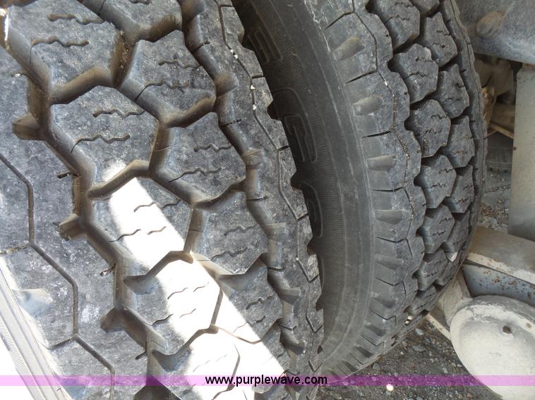 image for item L4890 1995 Mack RD690S mixer truck