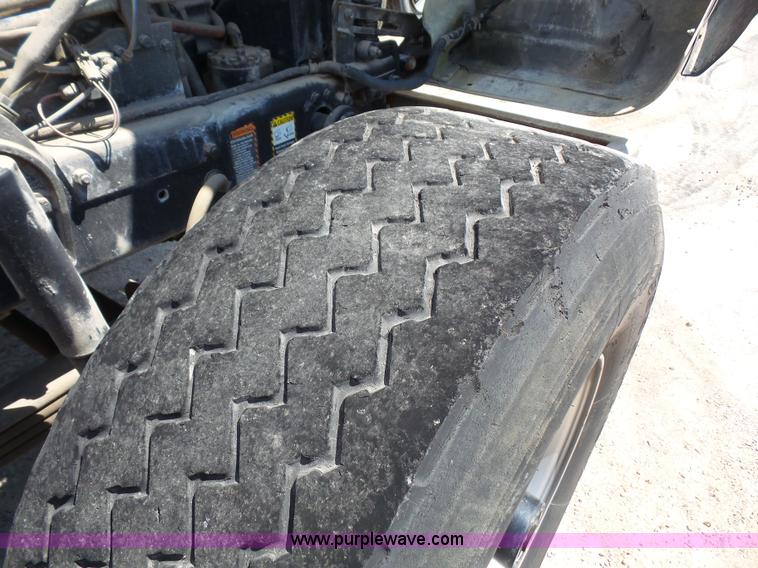 image for item L4890 1995 Mack RD690S mixer truck