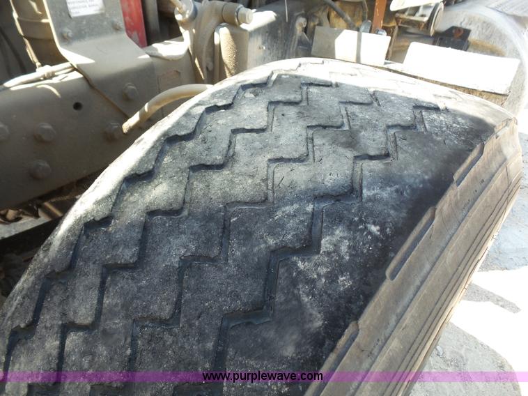 image for item L4890 1995 Mack RD690S mixer truck