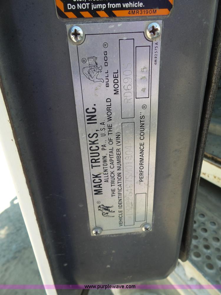 image for item L4890 1995 Mack RD690S mixer truck