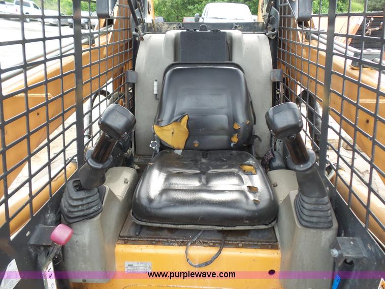 image for item L4928 2005 Case 435 skid steer
