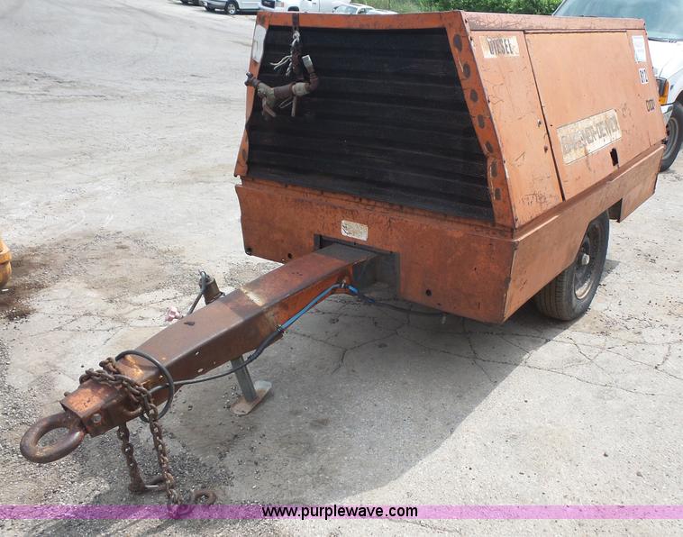 image for item L4937 1982 Gardner Denver D100 air compressor