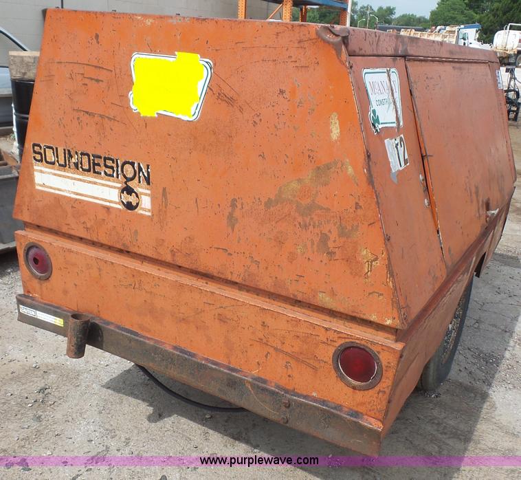 image for item L4937 1982 Gardner Denver D100 air compressor