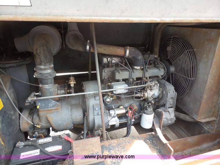 image for item L4937 1982 Gardner Denver D100 air compressor