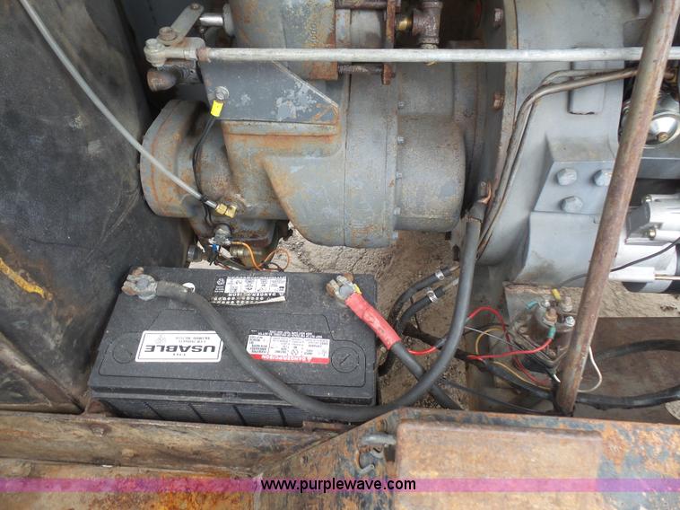 image for item L4937 1982 Gardner Denver D100 air compressor