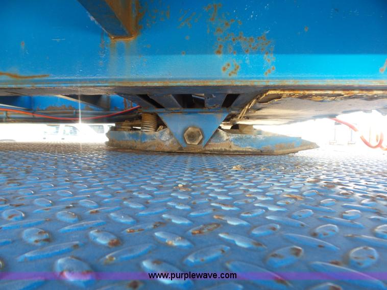 image for item L5894 1993 International 4900 truck with trailer