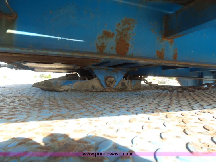 image for item L5894 1993 International 4900 truck with trailer