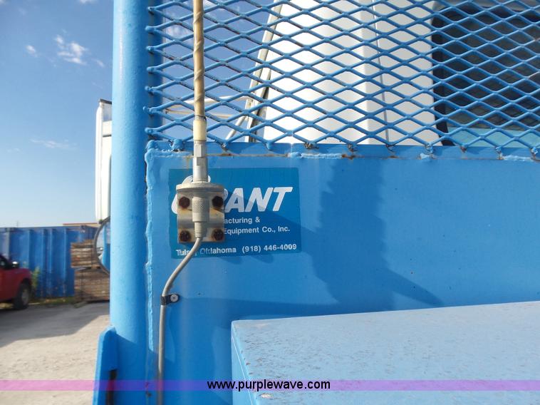 image for item L5894 1993 International 4900 truck with trailer