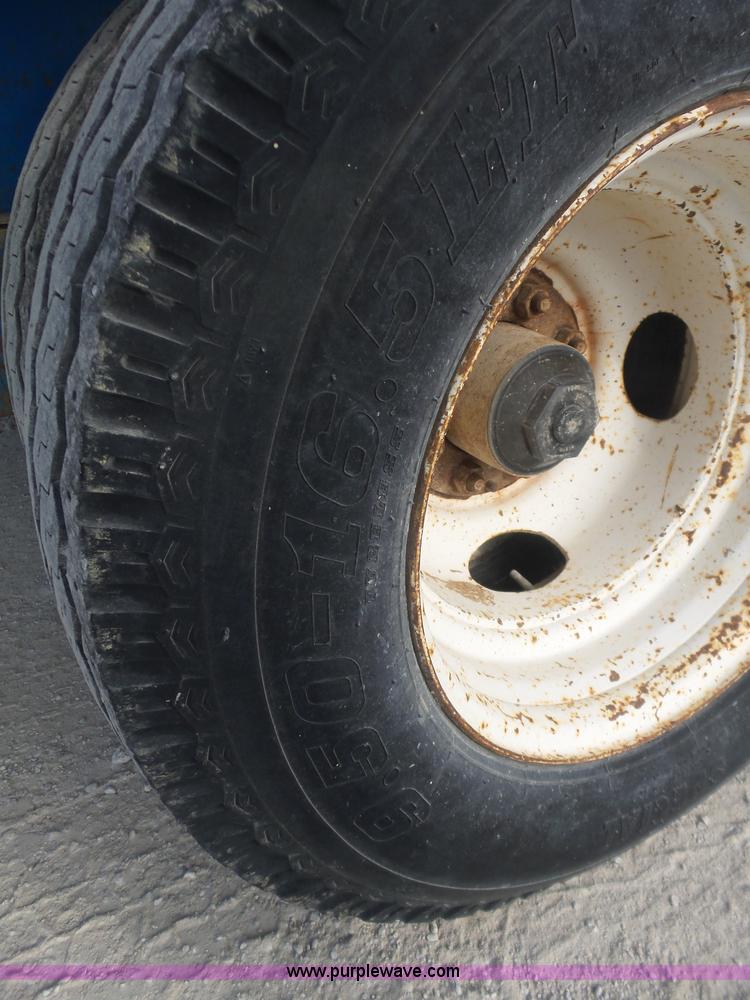 image for item L5894 1993 International 4900 truck with trailer