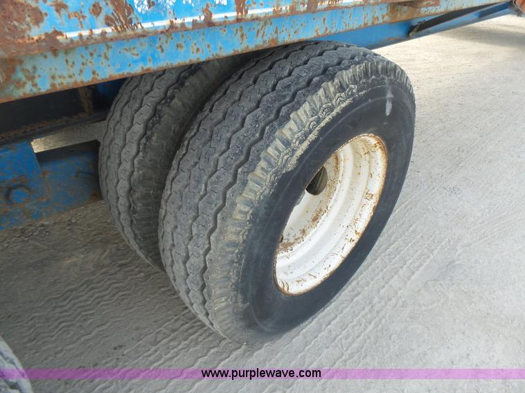 image for item L5894 1993 International 4900 truck with trailer