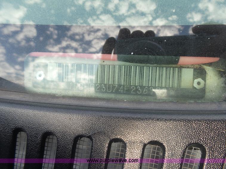 image for item L5895 2004 Chevrolet Silverado 2500HD Crew Cab pickup truck