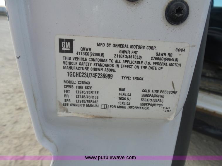 image for item L5895 2004 Chevrolet Silverado 2500HD Crew Cab pickup truck