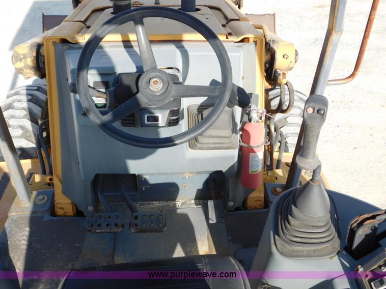 image for item L5898 1998 Case 580L backhoe