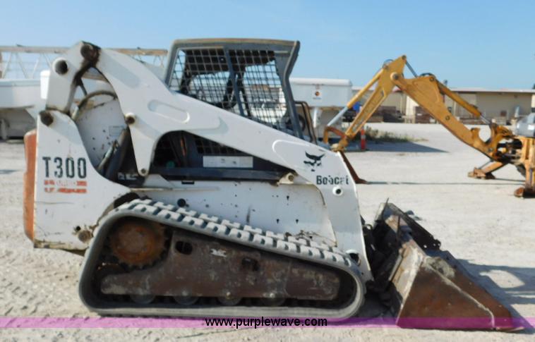 image for item L5899 2005 Bobcat T300 Turbo skid steer