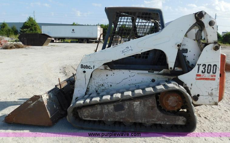 image for item L5899 2005 Bobcat T300 Turbo skid steer