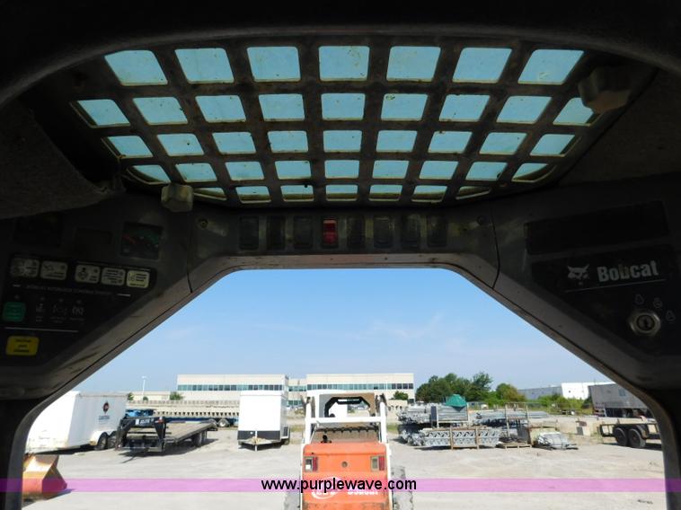 image for item L5899 2005 Bobcat T300 Turbo skid steer