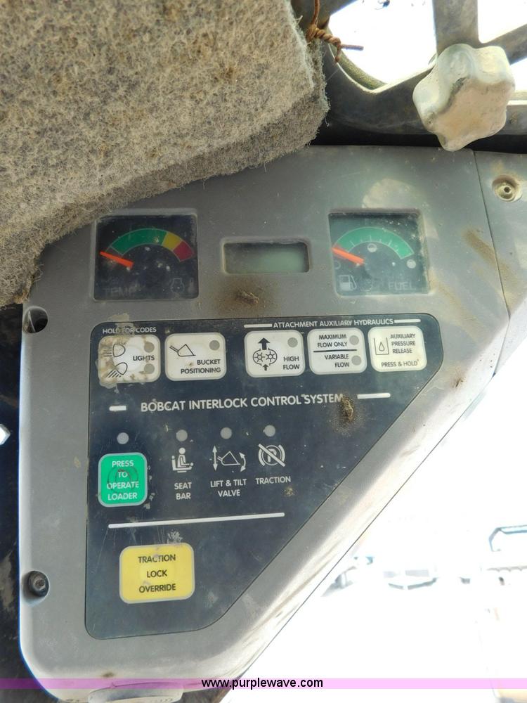 image for item L5899 2005 Bobcat T300 Turbo skid steer