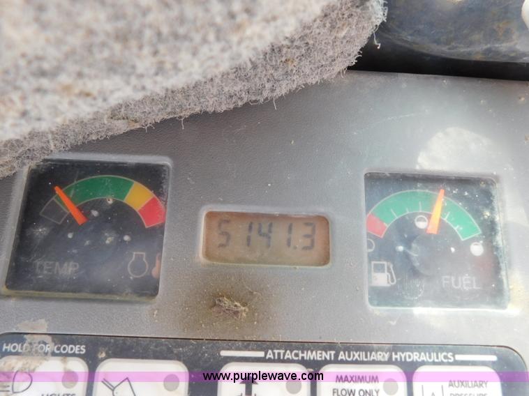 image for item L5899 2005 Bobcat T300 Turbo skid steer