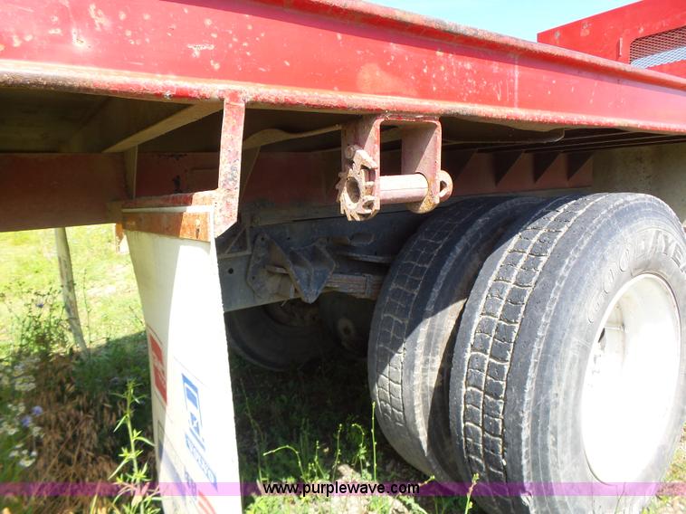 image for item L6106 1994 International 4900 flatbed dump truck