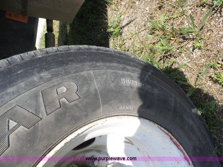 image for item L6106 1994 International 4900 flatbed dump truck