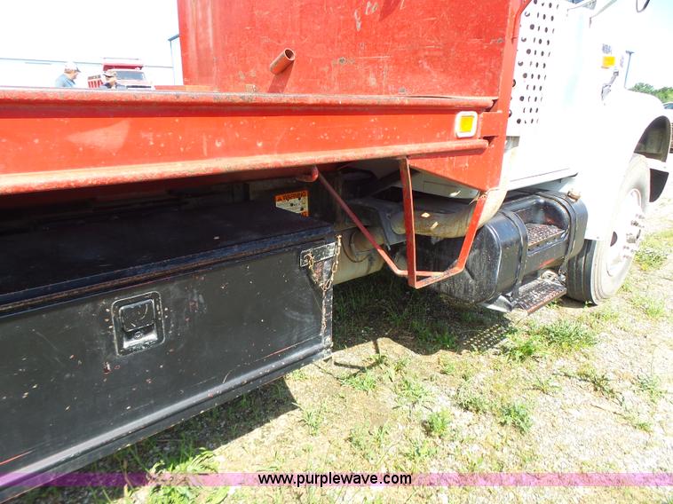image for item L6106 1994 International 4900 flatbed dump truck