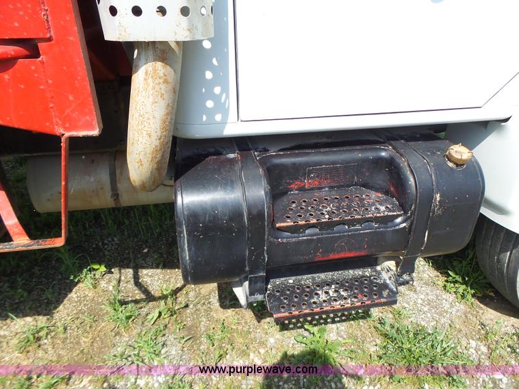 image for item L6106 1994 International 4900 flatbed dump truck