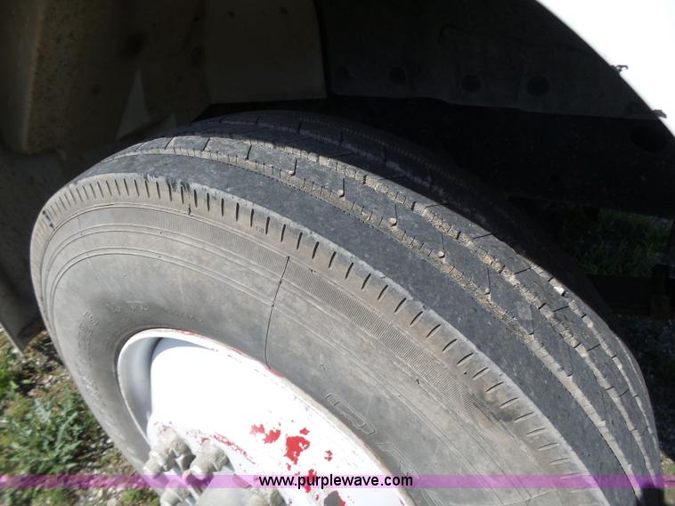 image for item L6106 1994 International 4900 flatbed dump truck