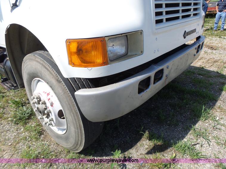 image for item L6106 1994 International 4900 flatbed dump truck