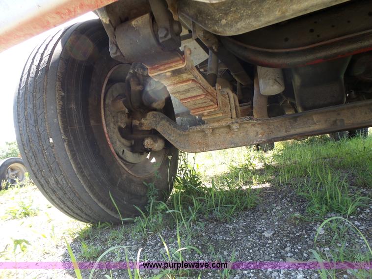 image for item L6106 1994 International 4900 flatbed dump truck