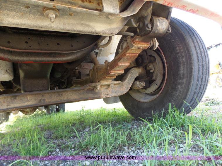 image for item L6106 1994 International 4900 flatbed dump truck