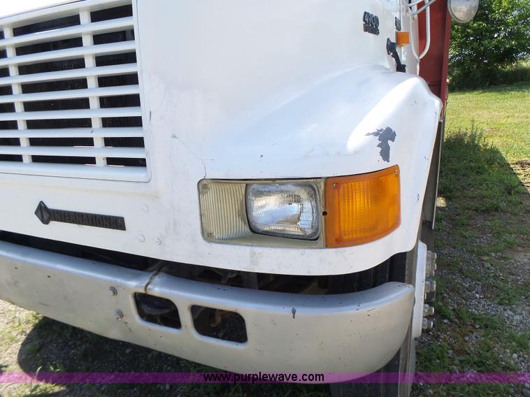 image for item L6106 1994 International 4900 flatbed dump truck