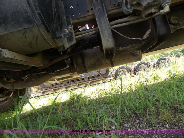 image for item L6106 1994 International 4900 flatbed dump truck