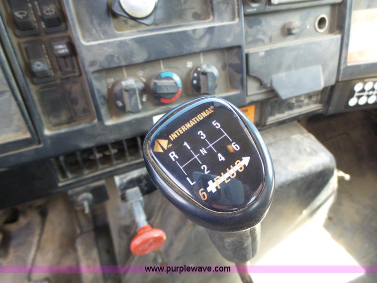 image for item L6106 1994 International 4900 flatbed dump truck