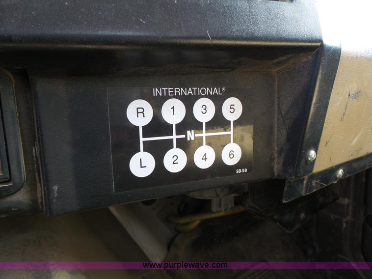 image for item L6106 1994 International 4900 flatbed dump truck