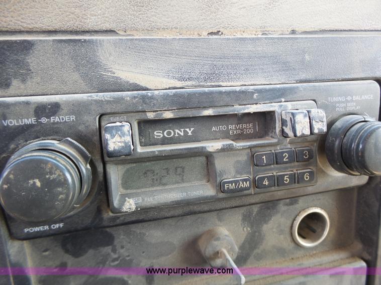 image for item L6106 1994 International 4900 flatbed dump truck