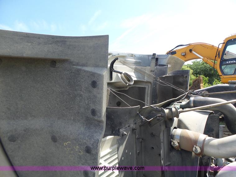 image for item L6106 1994 International 4900 flatbed dump truck