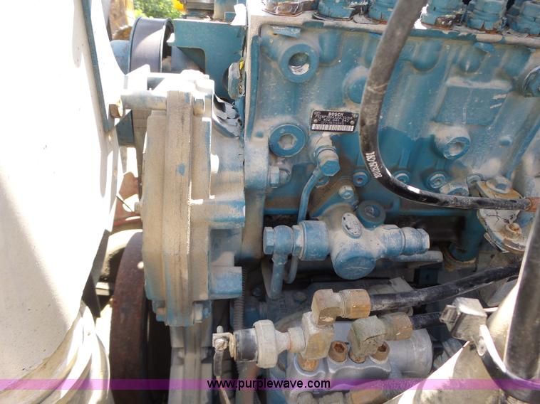 image for item L6106 1994 International 4900 flatbed dump truck