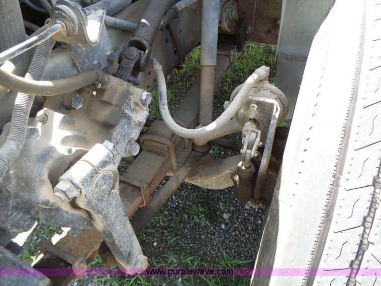 image for item L6106 1994 International 4900 flatbed dump truck