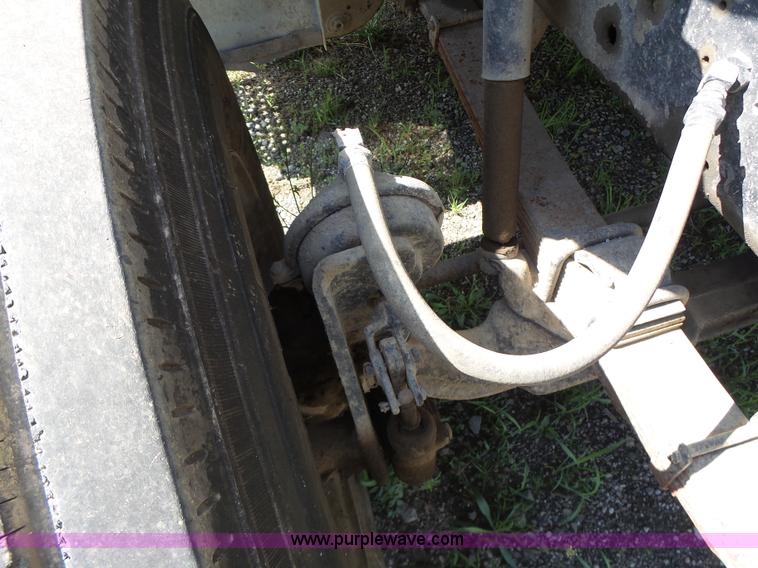 image for item L6106 1994 International 4900 flatbed dump truck