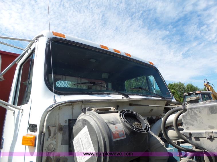 image for item L6106 1994 International 4900 flatbed dump truck