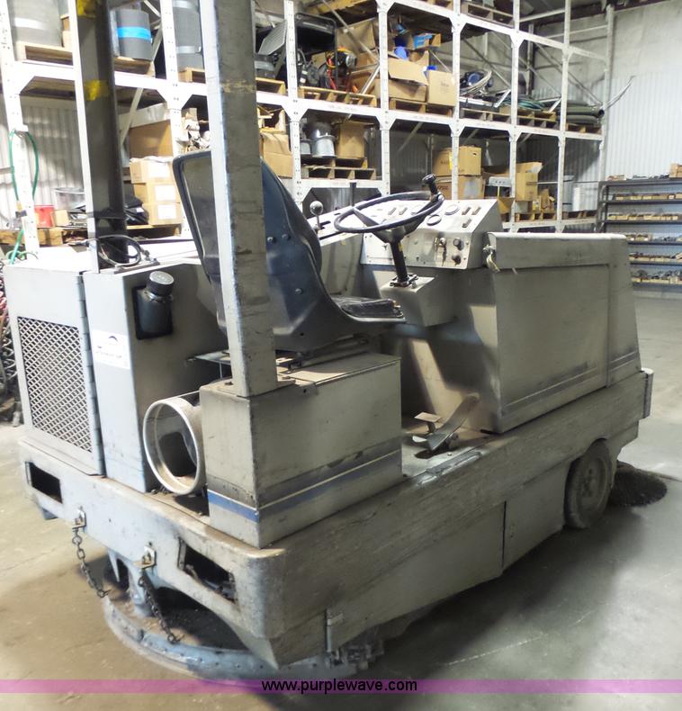 image for item L6120 Clarke 505-208 floor scrubber